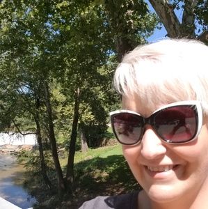 Meet your Posher, Stacy